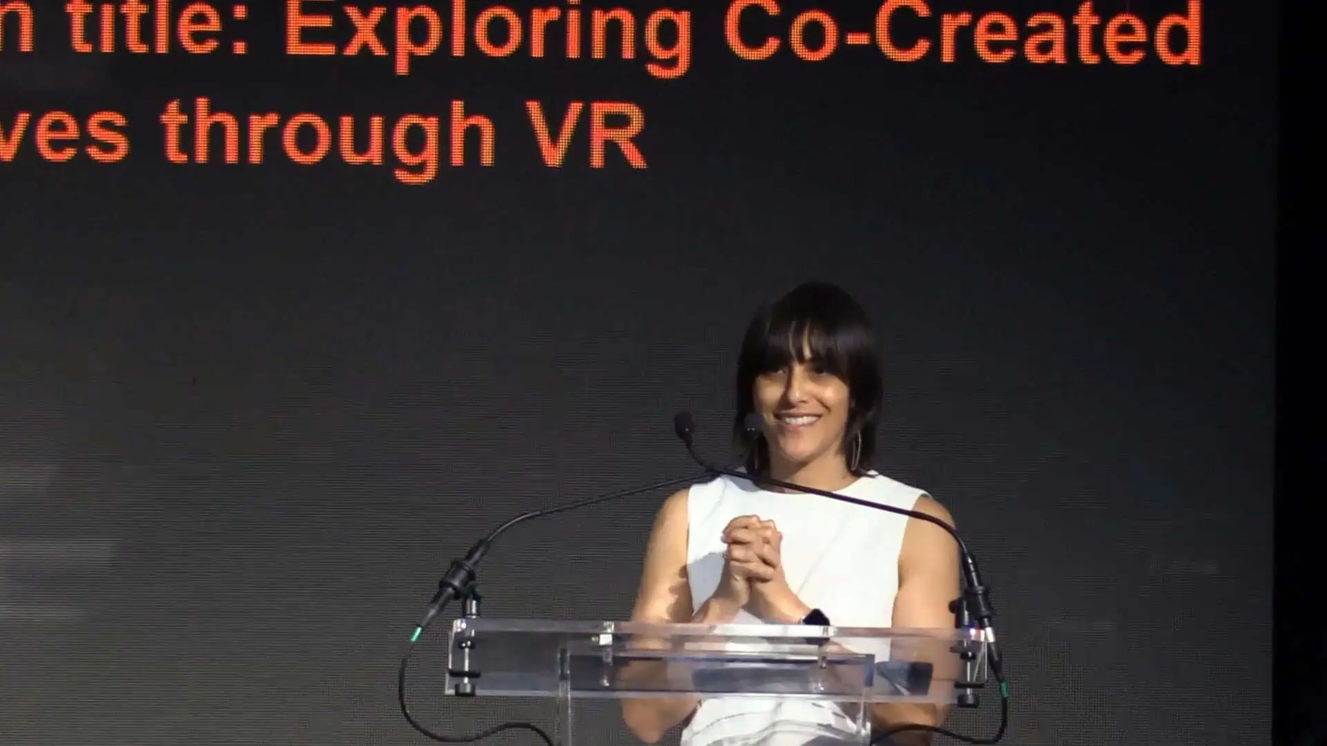 Exploring Co-created Narratives through VR
